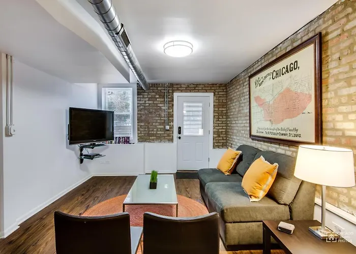 Quiet Comfort In The Big City, Just Steps To The Blue Line Apts Appartement Chicago