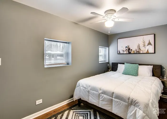 Quiet Comfort In The Big City, Just Steps To The Blue Line Apts Appartement Chicago