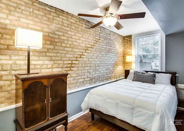 Quiet Comfort In The Big City, Just Steps To The Blue Line Apts Appartement *