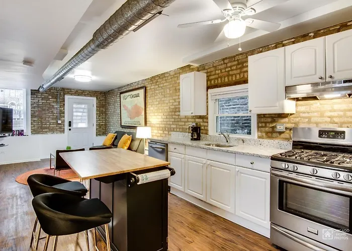 Quiet Comfort In The Big City, Just Steps To The Blue Line Apts